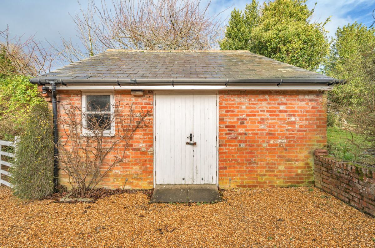 4 bed character property to rent in Bowerchalke, Salisbury 21