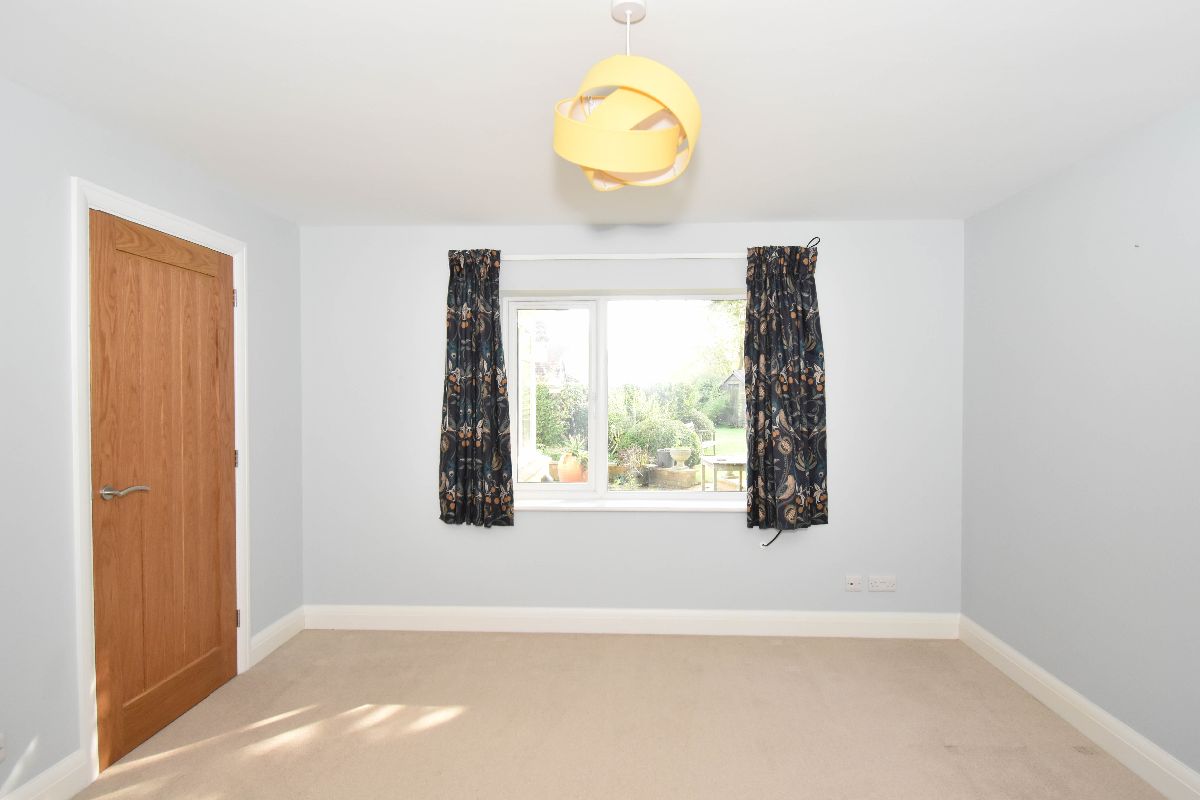 3 bed character property to rent in Coombe Bissett, Salisbury 6