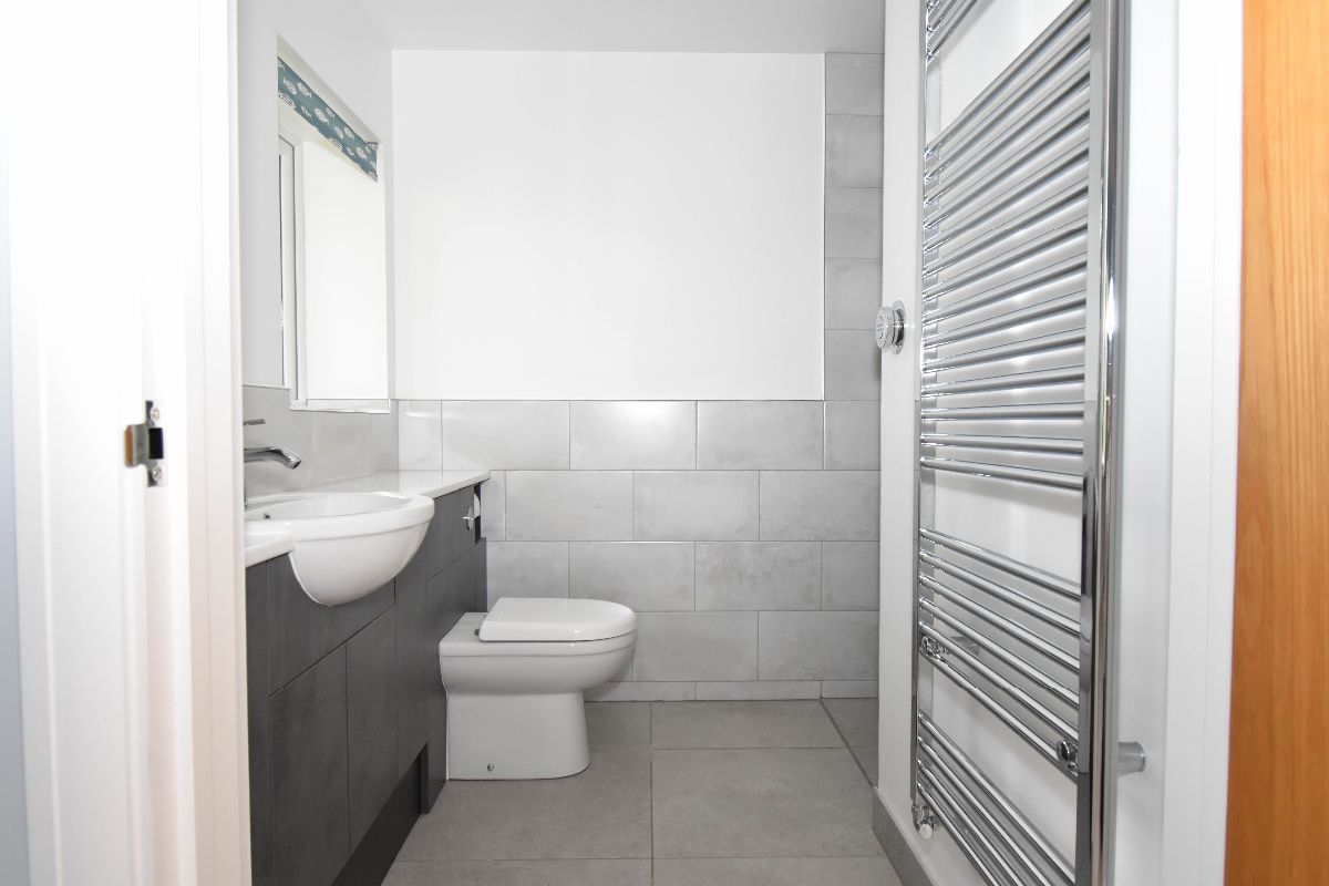 3 bed character property to rent in Coombe Bissett, Salisbury 7