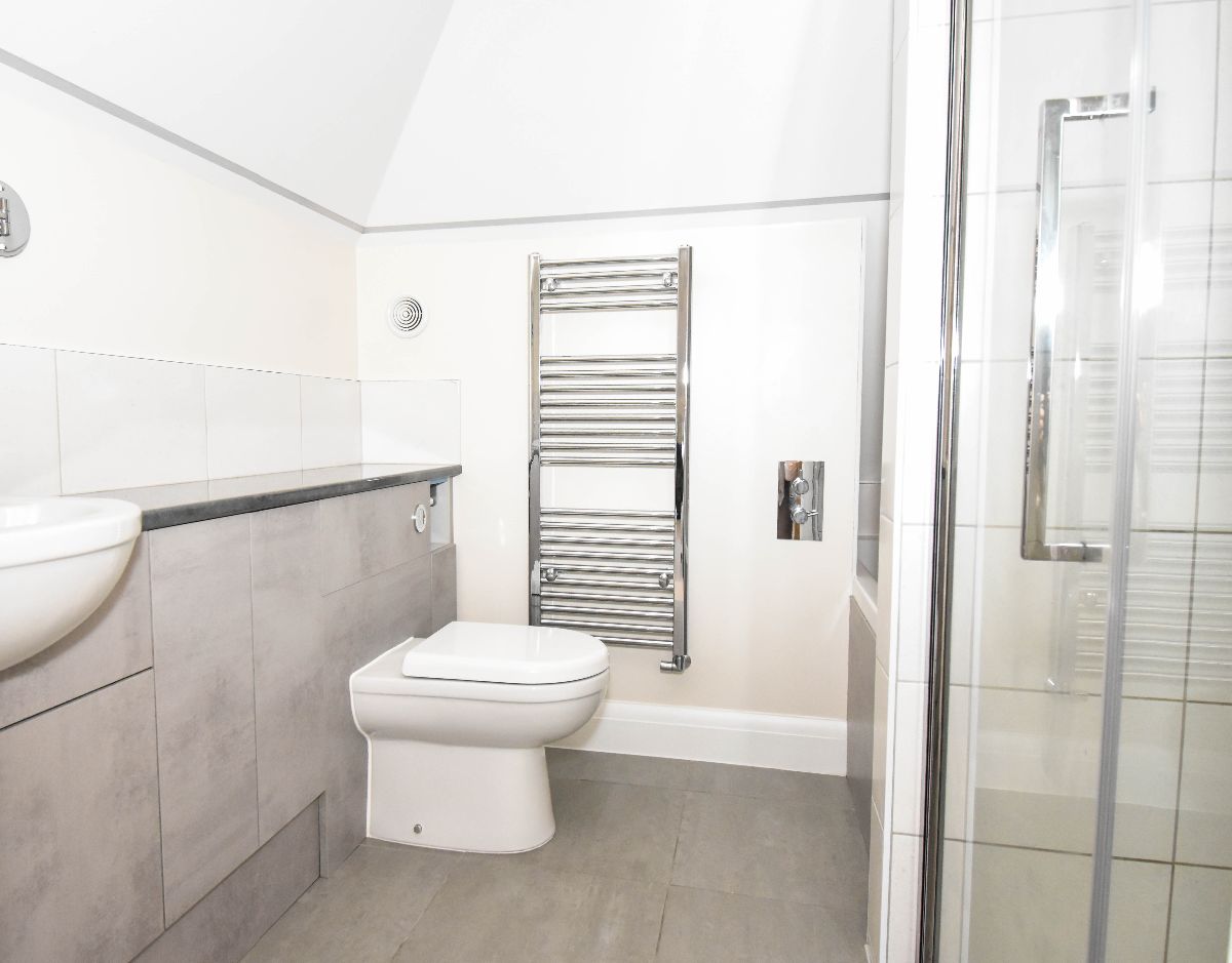 3 bed character property to rent in Coombe Bissett, Salisbury 13