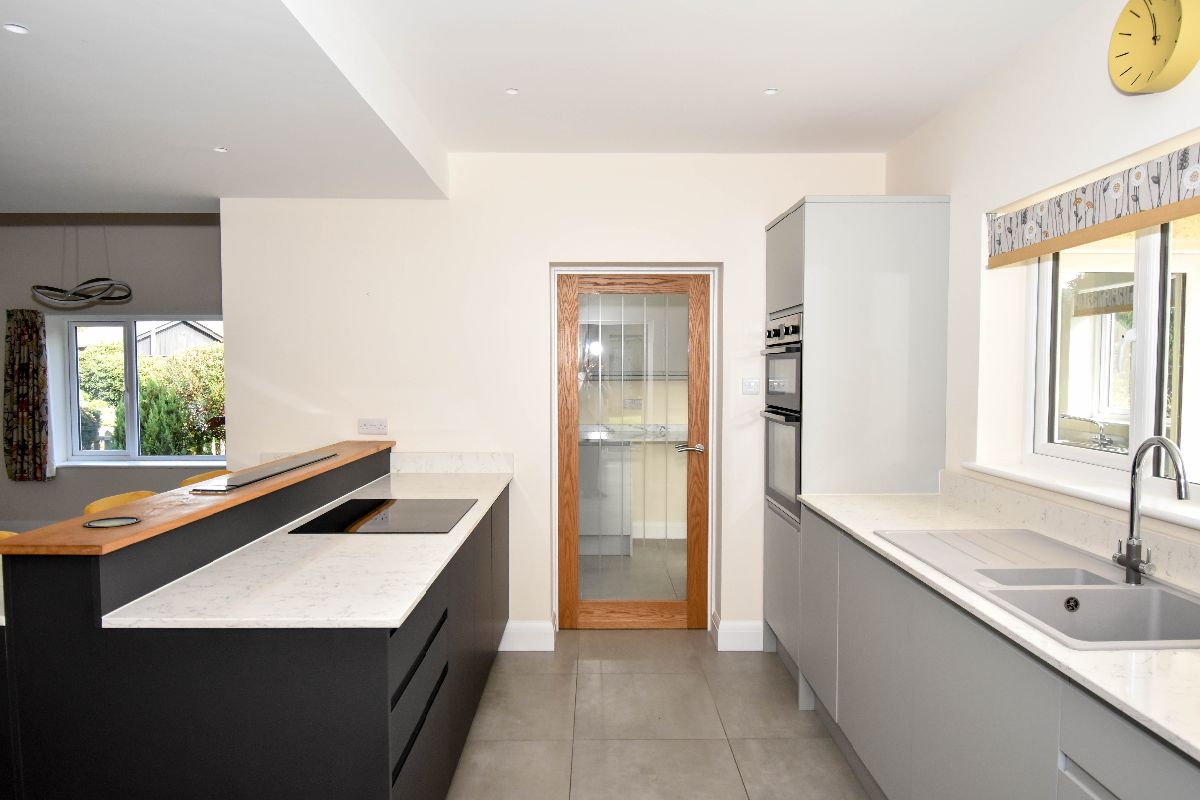 3 bed character property to rent in Coombe Bissett, Salisbury 1