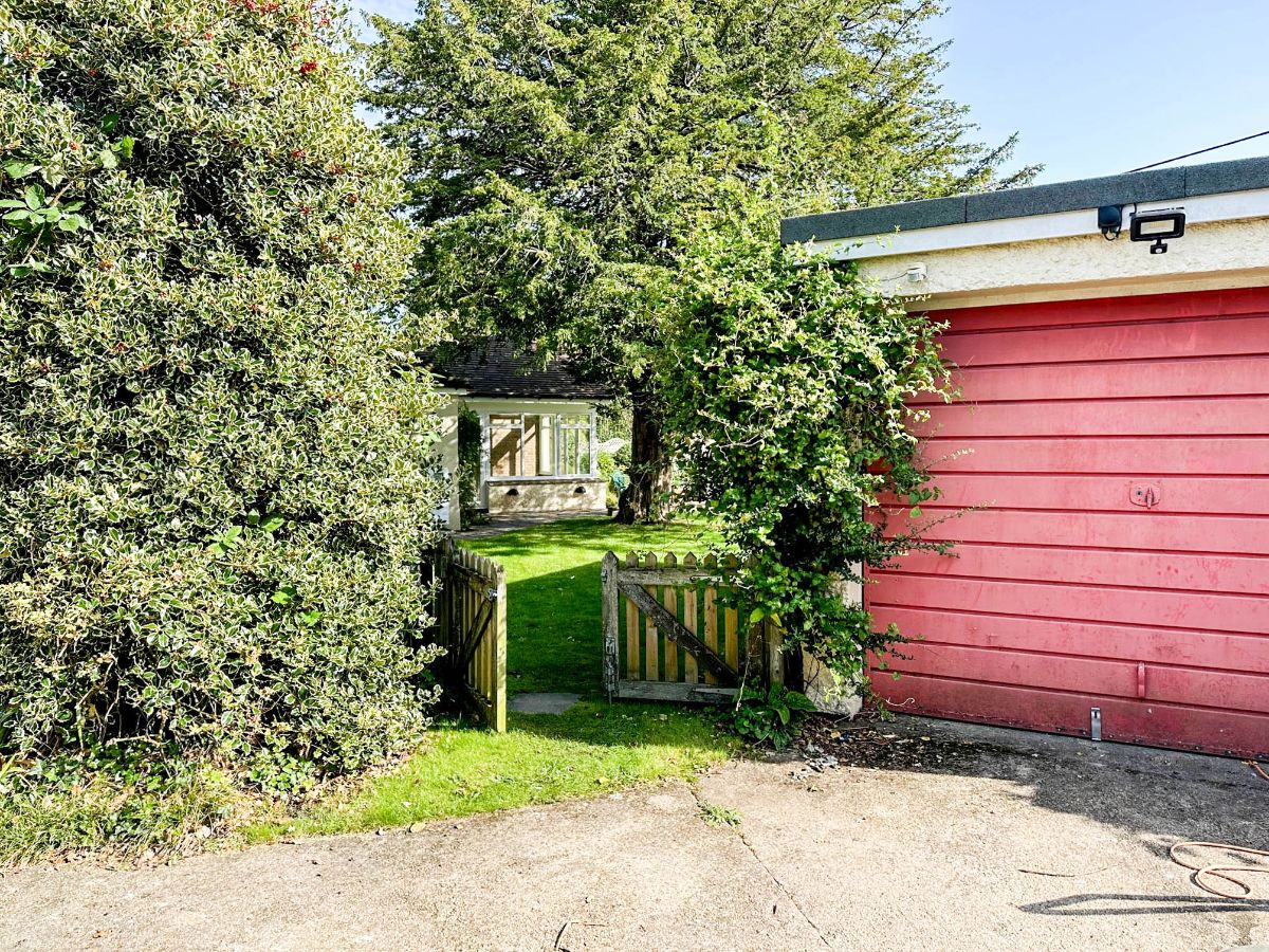 3 bed character property to rent in Coombe Bissett, Salisbury 18