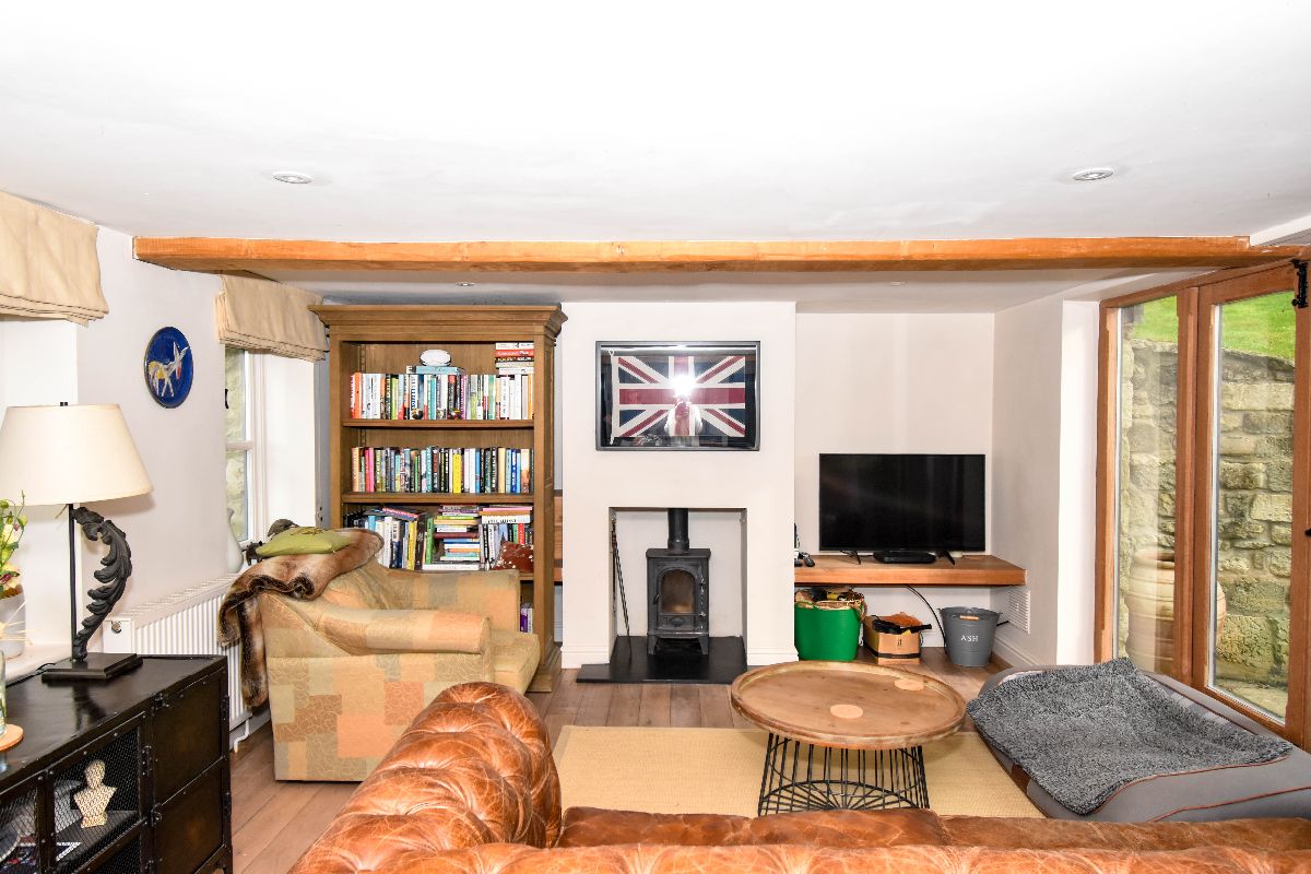 4 bed detached house to rent in Swallowcliffe, Salisbury 3