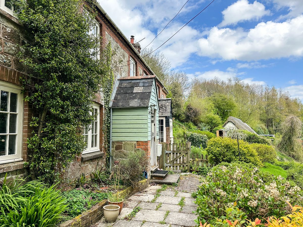 2 bed semi-detached house to rent in Milkwell, Shaftesbury 1