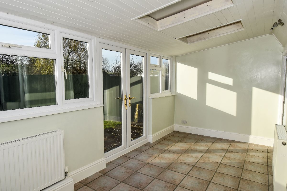 3 bed end of terrace house to rent in The Wirr, Salisbury  - Property Image 6