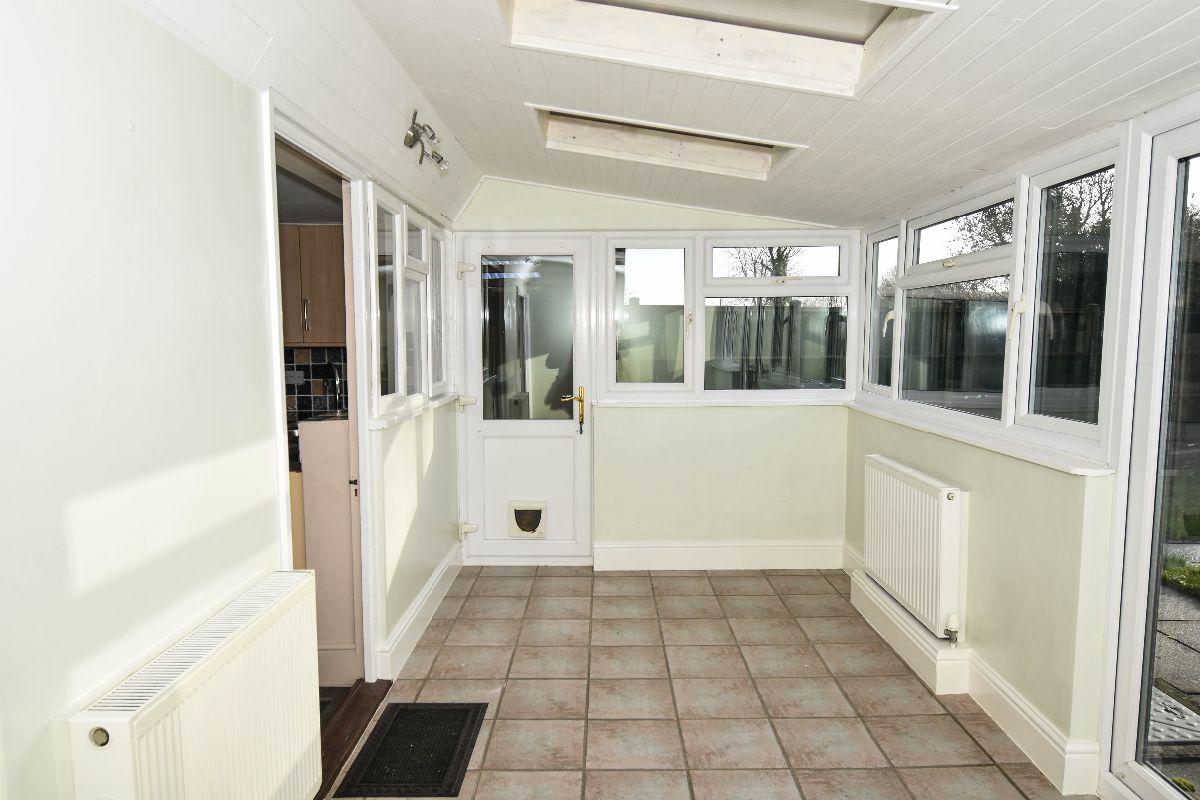 3 bed end of terrace house to rent in The Wirr, Salisbury  - Property Image 7