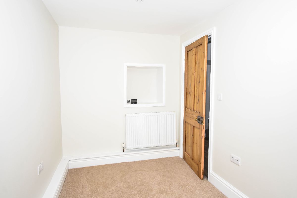 3 bed character property to rent in Quidham Street, Bowerchalke 7