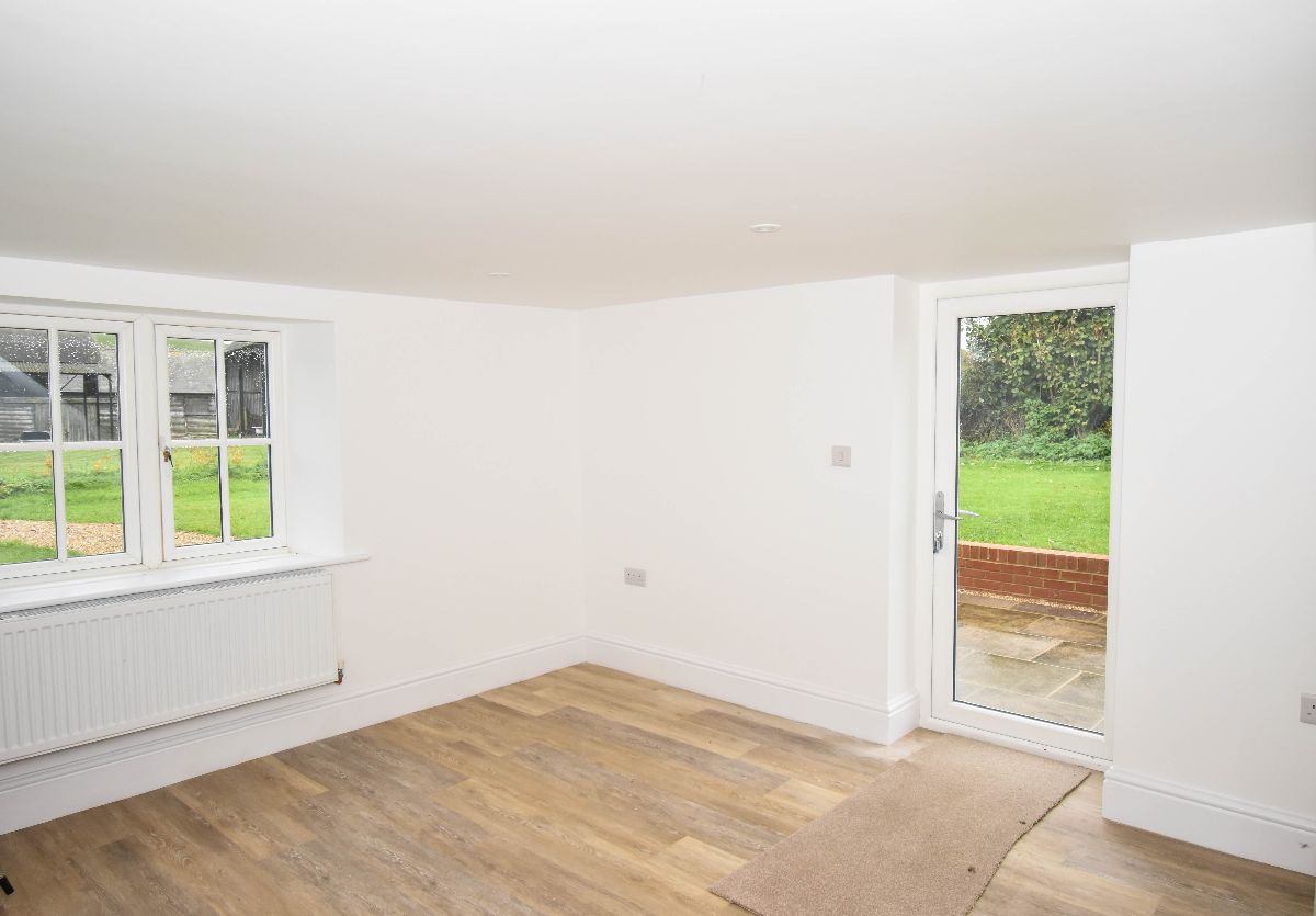 3 bed character property to rent in Quidham Street, Bowerchalke 3