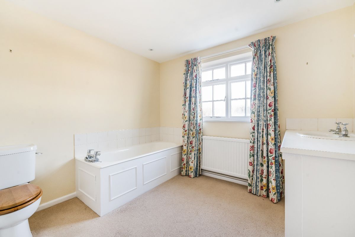 4 bed detached house to rent in Quidham Street, Bowerchalke 9