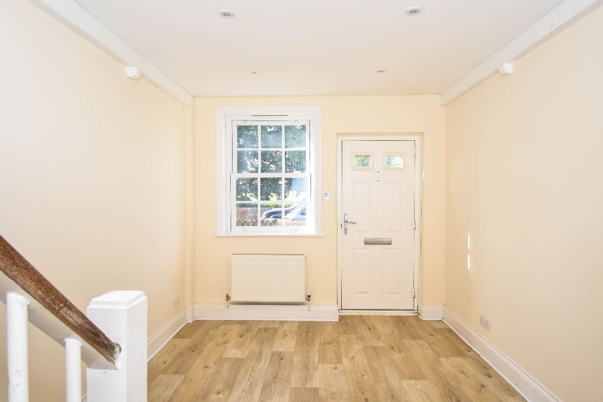 3 bed cottage to rent in Rookhaye, Salisbury 2