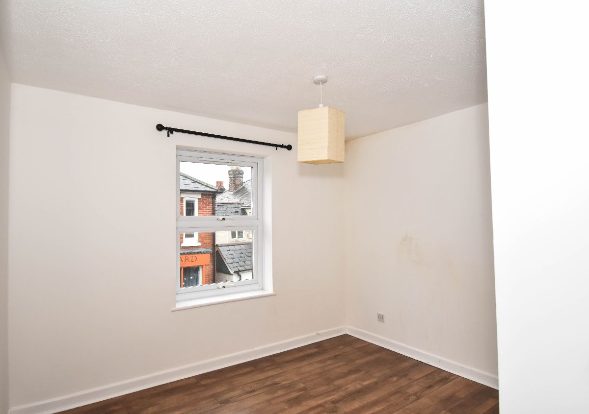 2 bed flat to rent in South Front, Salisbury  - Property Image 11