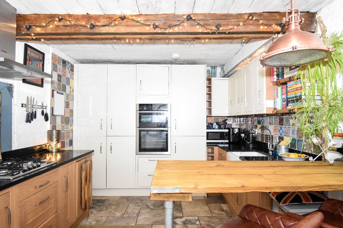 2 bed terraced house to rent in Windsor Road, Salisbury 6