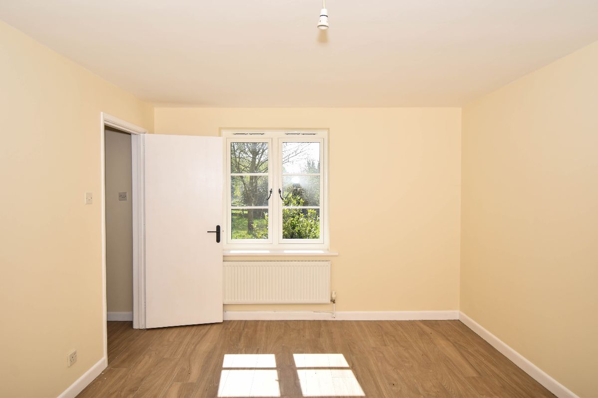 4 bed cottage to rent in Manor Farm Cottages, Salisbury 3