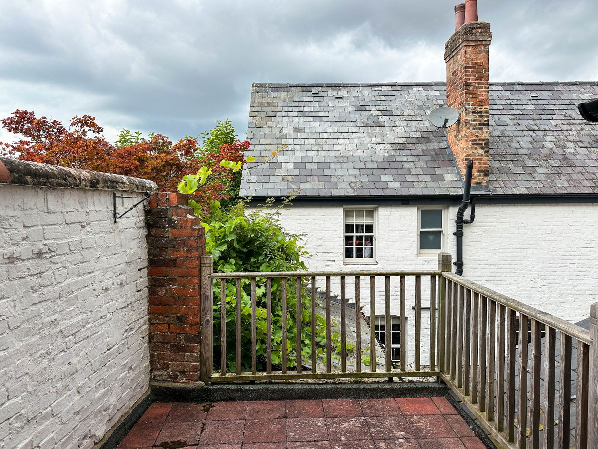 1 bed flat to rent in Wilton, Salisbury 1