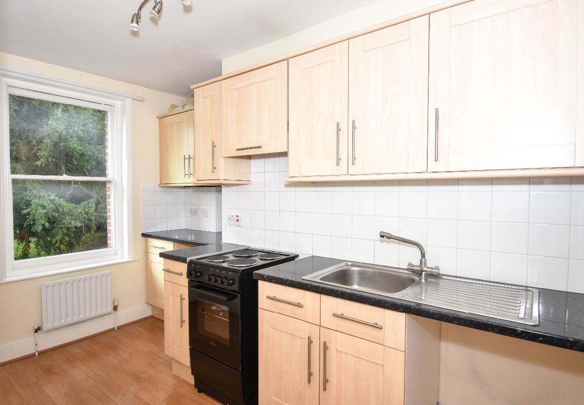 1 bed flat to rent in Wilton, Salisbury 5