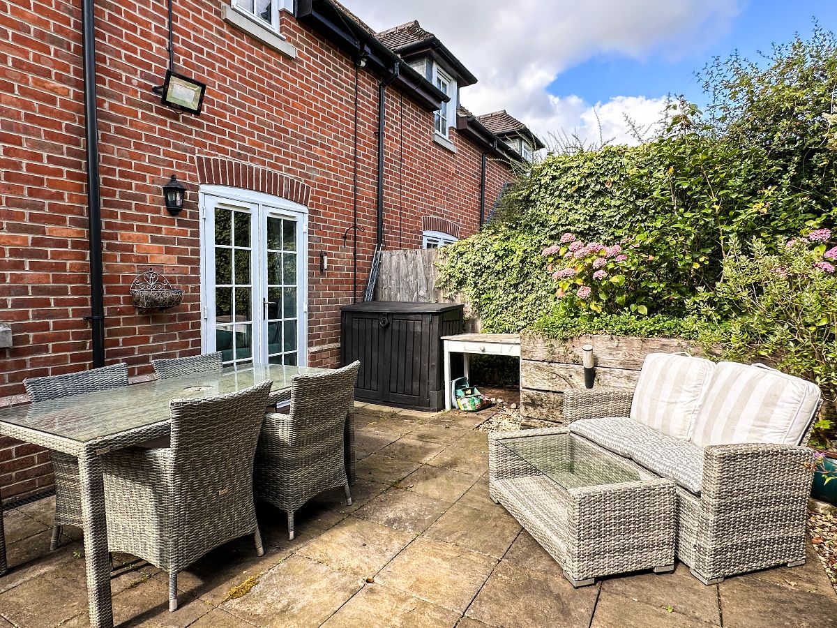 3 bed semi-detached house to rent in Alderbury, Salisbury 21