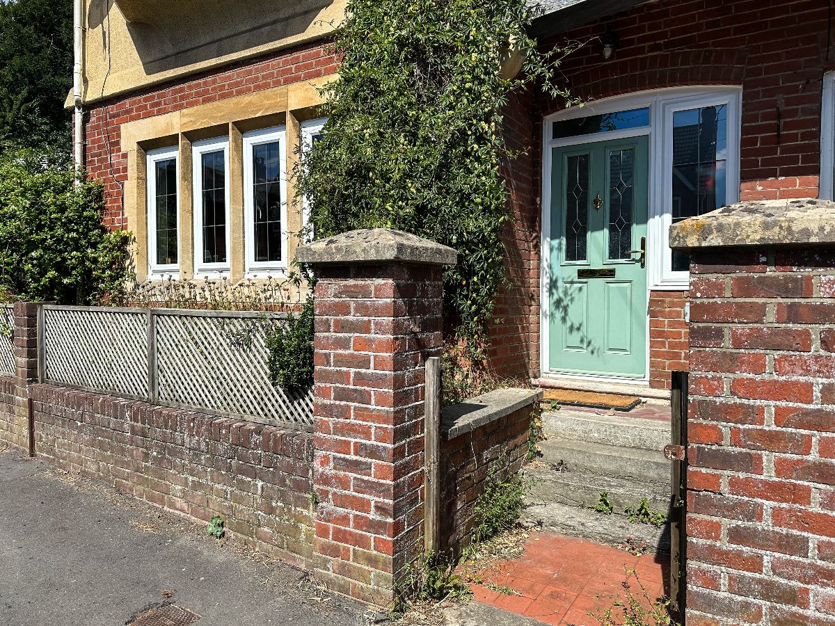 5 bed semi-detached house to rent in Shaftesbury Road, Salisbury  - Property Image 1