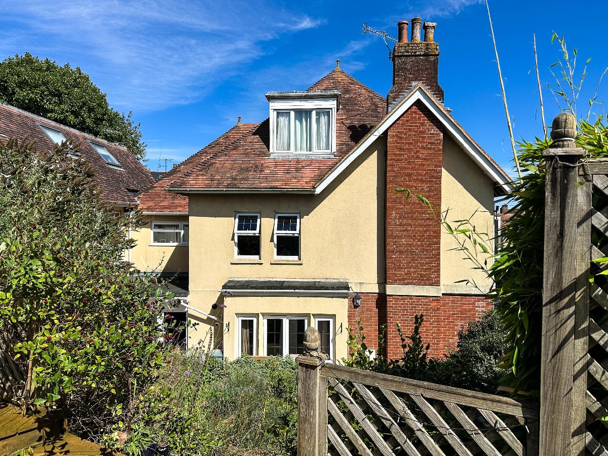 5 bed semi-detached house to rent in Shaftesbury Road, Salisbury  - Property Image 19