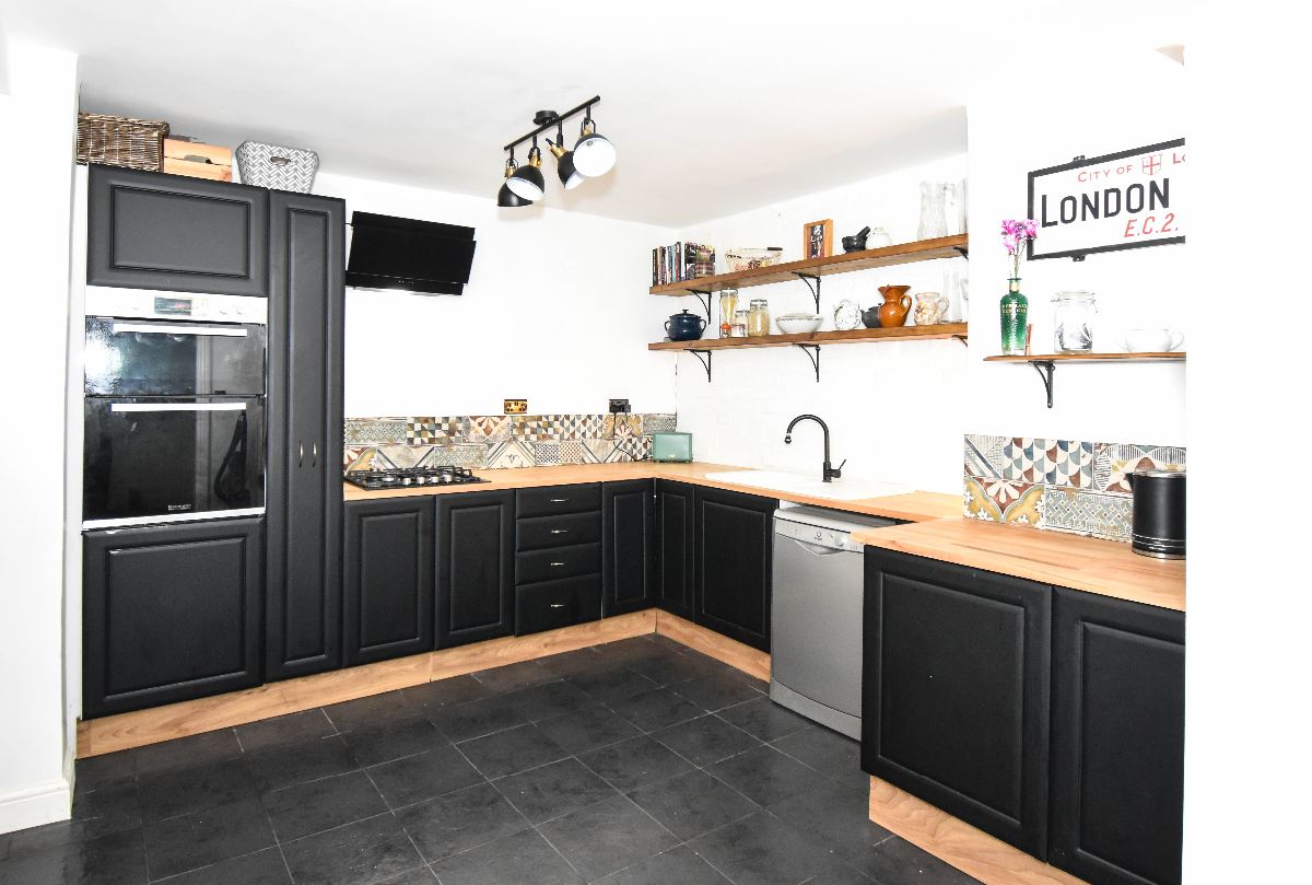 5 bed semi-detached house to rent in Shaftesbury Road, Salisbury 6