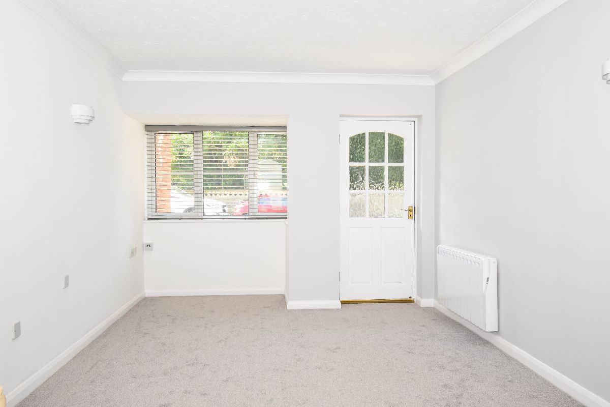 1 bed flat to rent in West Street, Wilton, Salisbury 3