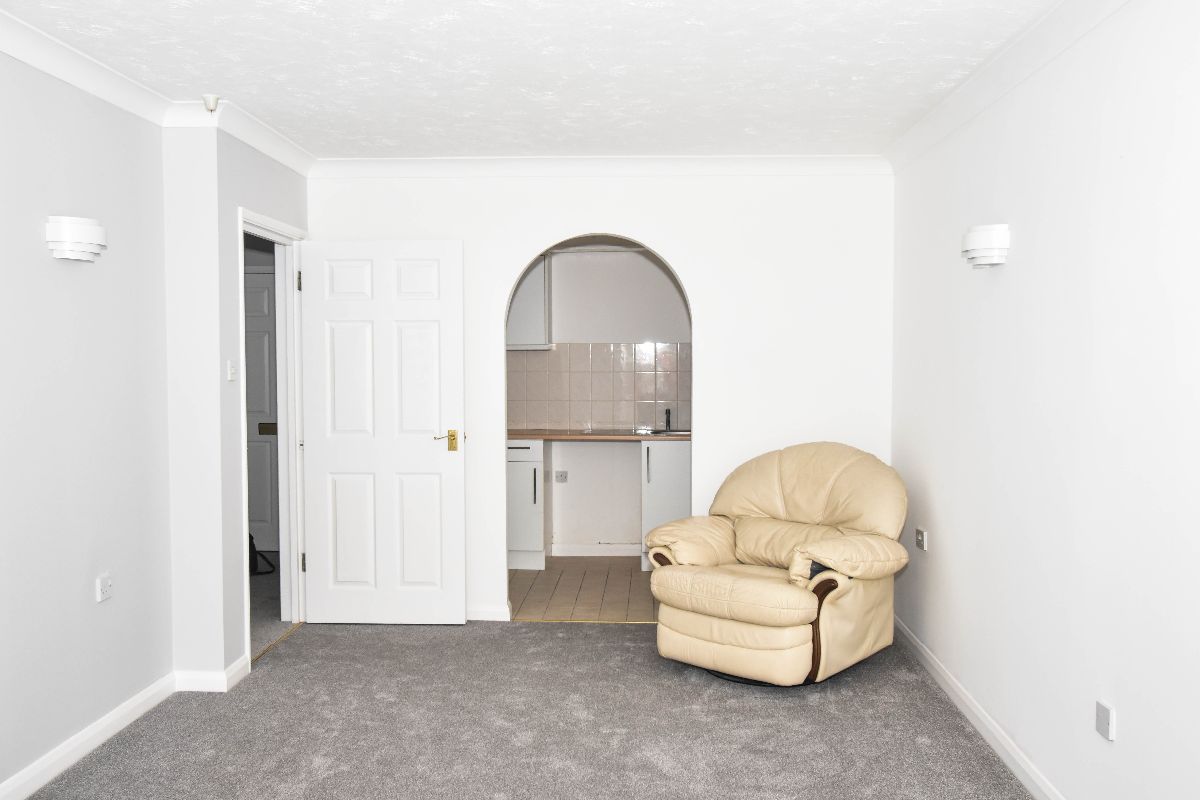 1 bed flat to rent in West Street, Wilton, Salisbury 4