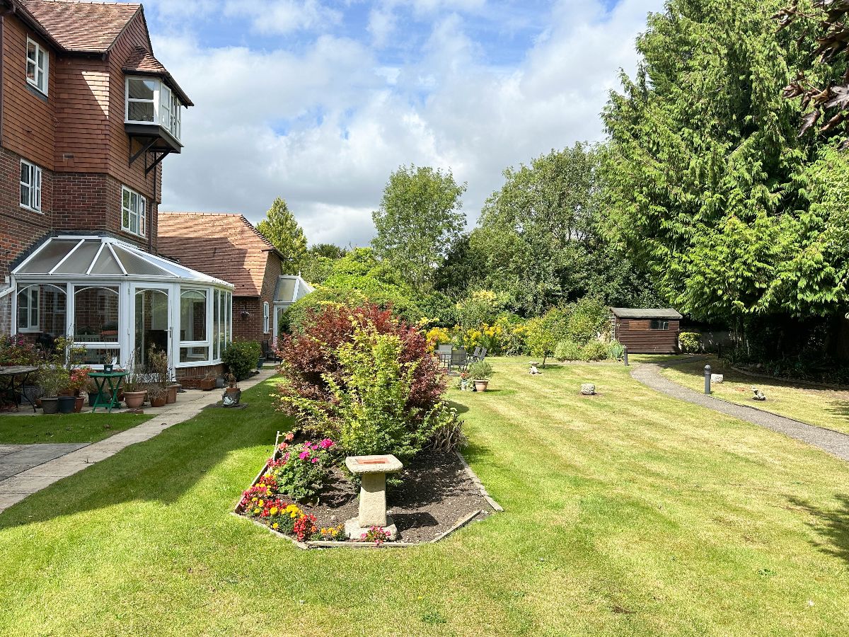 1 bed flat to rent in West Street, Wilton, Salisbury 1