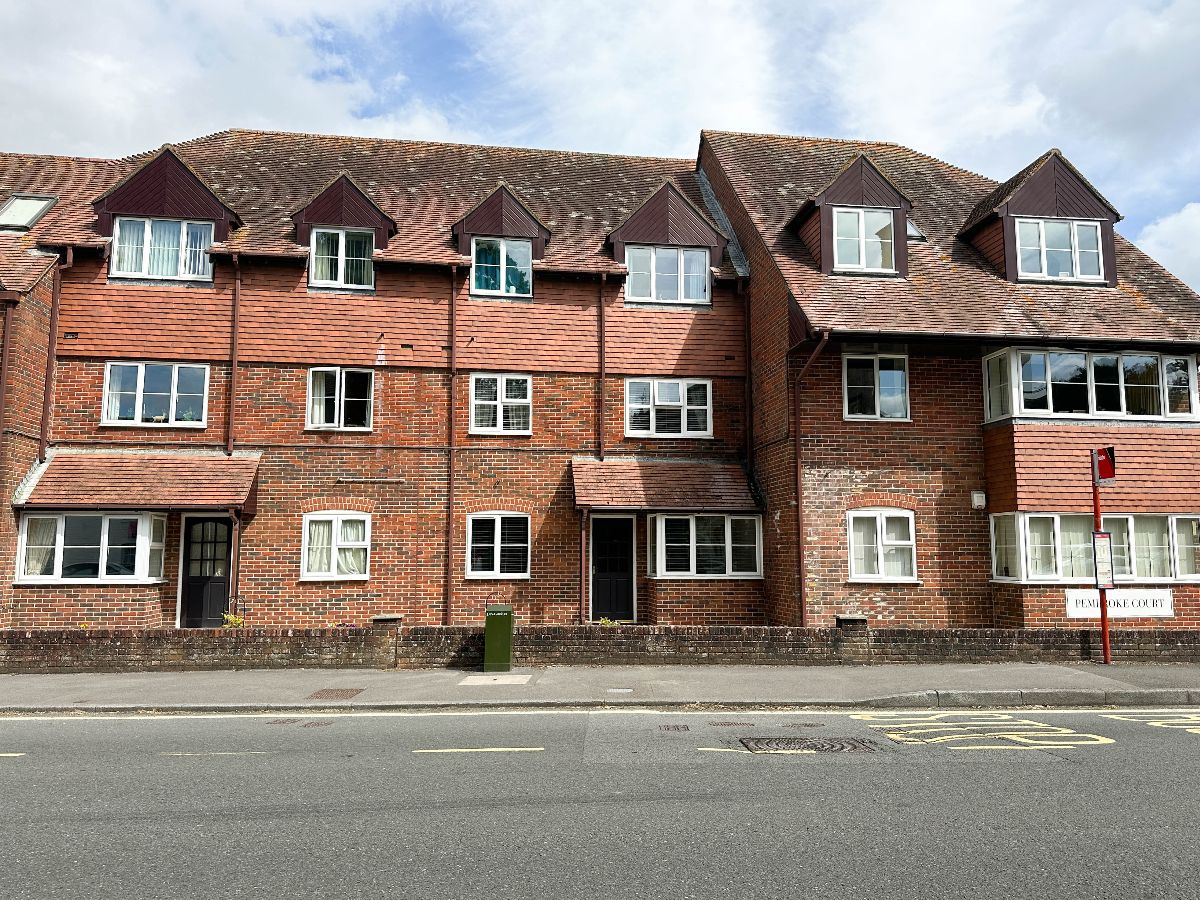 1 bed flat to rent in West Street, Wilton, Salisbury 17