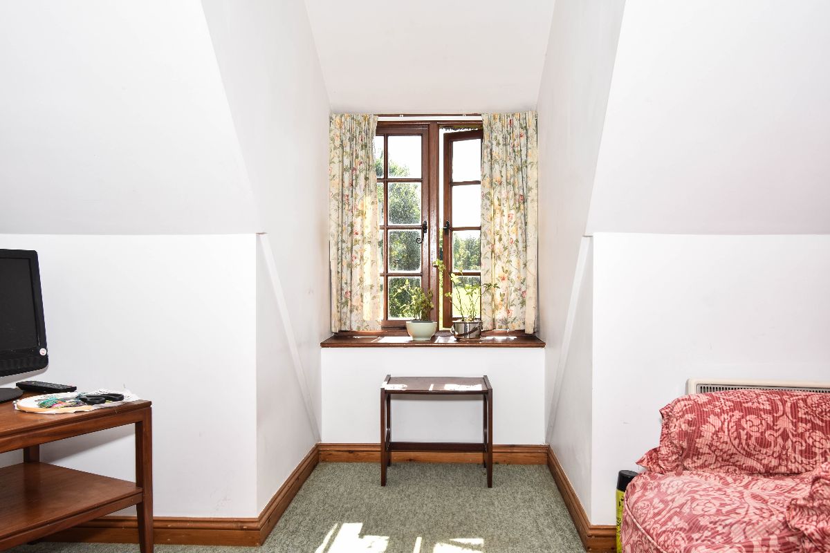 1 bed studio flat to rent in Middle Woodford, Salisbury 2