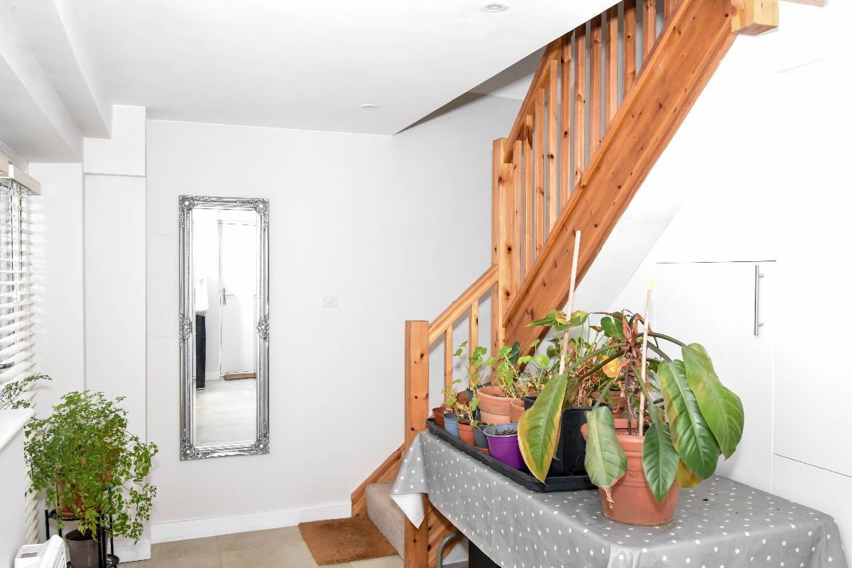 1 bed flat to rent in Winterbourne Earls, Salisbury 2