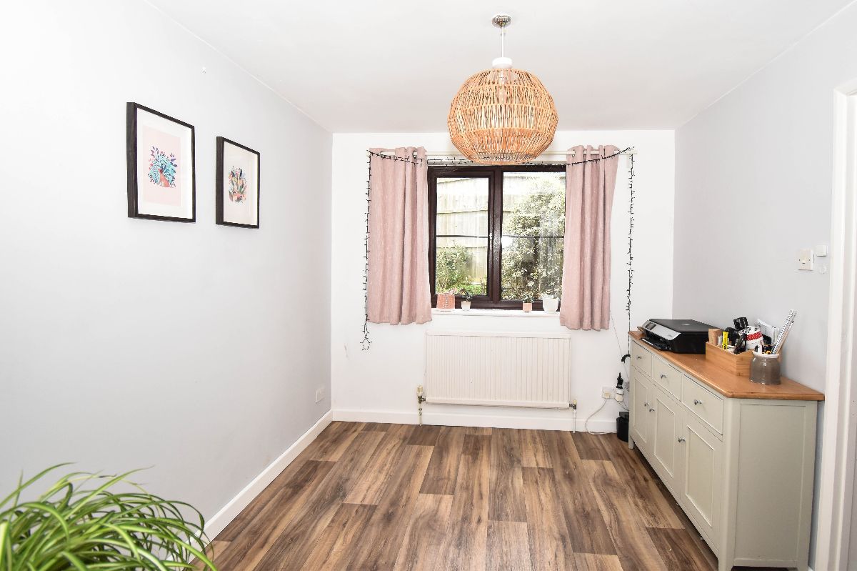 4 bed detached house to rent in Bennett Close, Salisbury 5