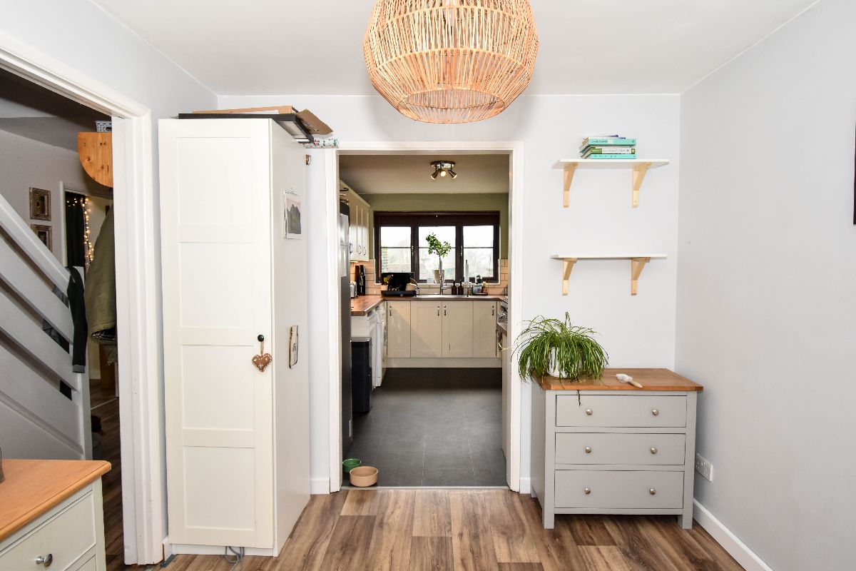 4 bed detached house to rent in Bennett Close, Salisbury 6