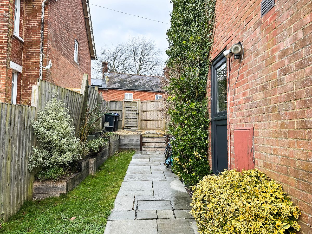 4 bed detached house to rent in Bennett Close, Salisbury  - Property Image 18