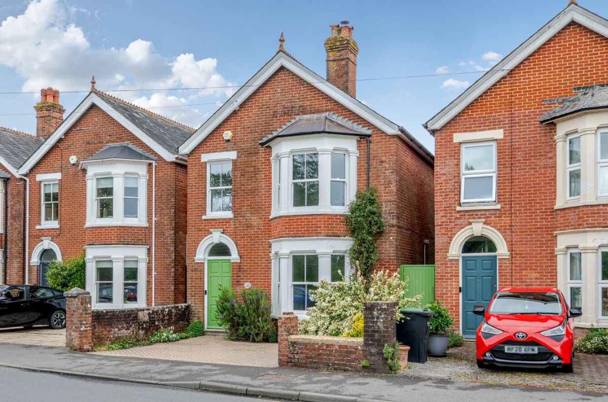 3 bed detached house to rent in Mill Road, Salisbury, SP2