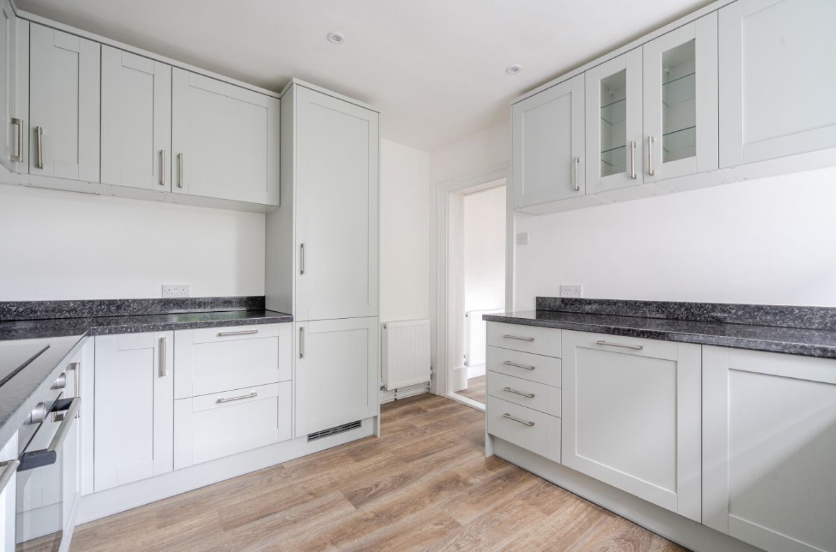 3 bed detached house to rent in Mill Road, Salisbury 7