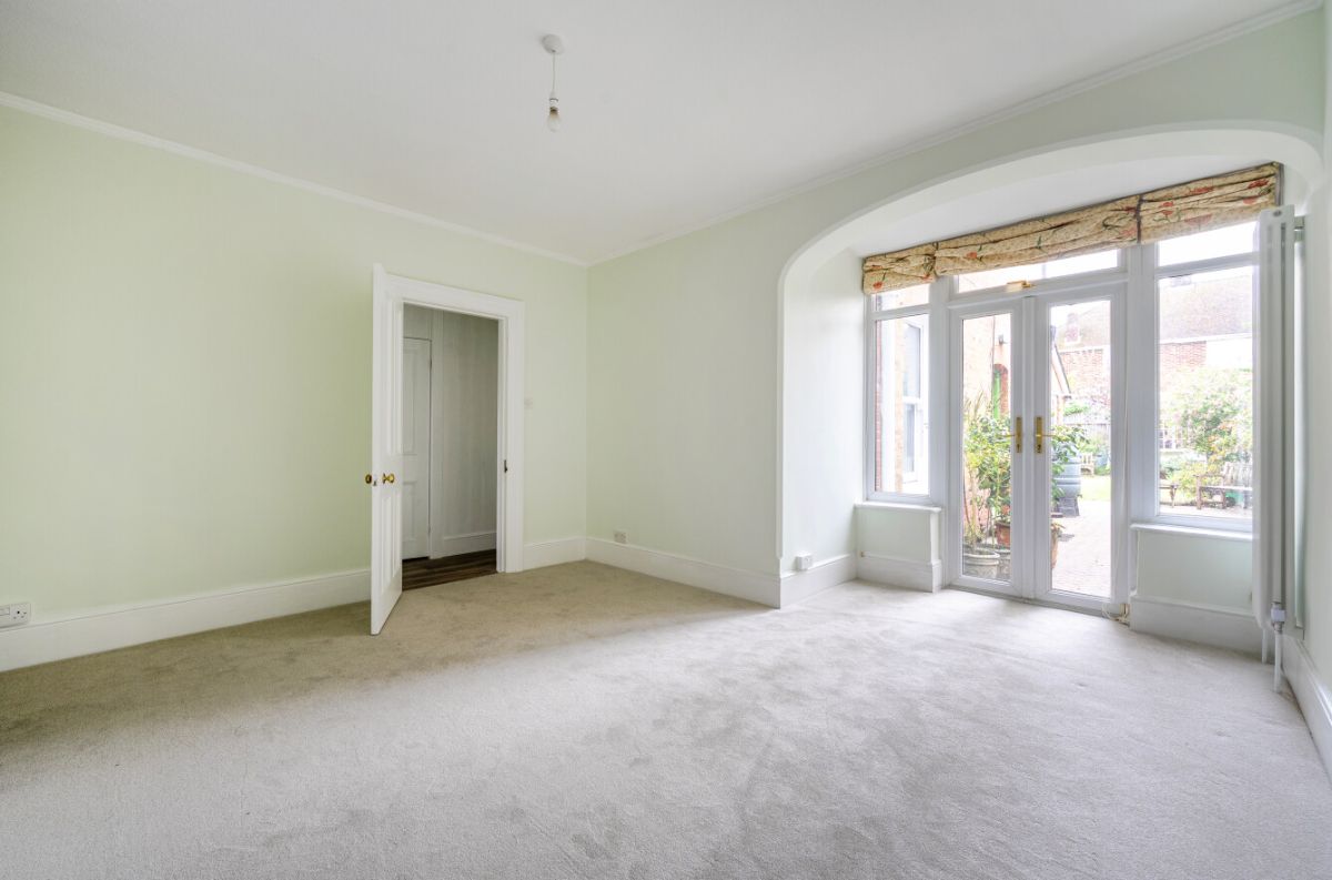 3 bed detached house to rent in Mill Road, Salisbury 4