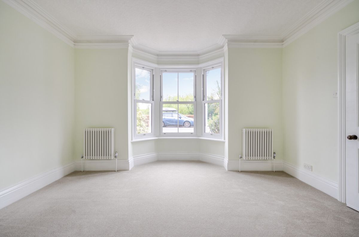 3 bed detached house to rent in Mill Road, Salisbury 3