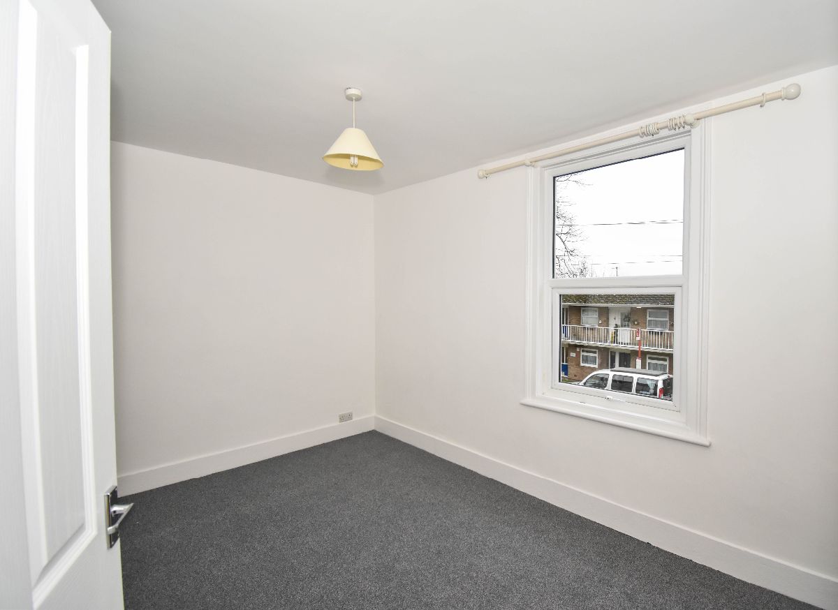 2 bed terraced house to rent in Stratford Road, Salisbury 7