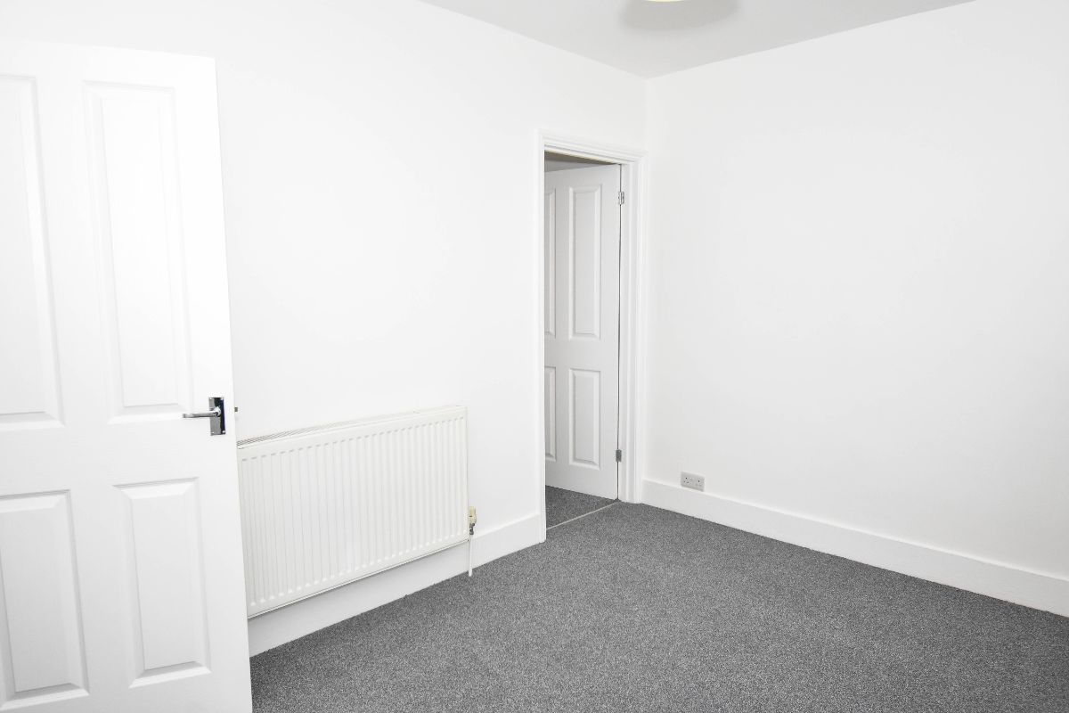 2 bed terraced house to rent in Stratford Road, Salisbury 8