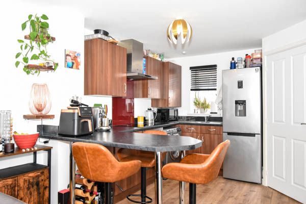 3 bed end of terrace house to rent in Good Lane, Salisbury  - Property Image 2