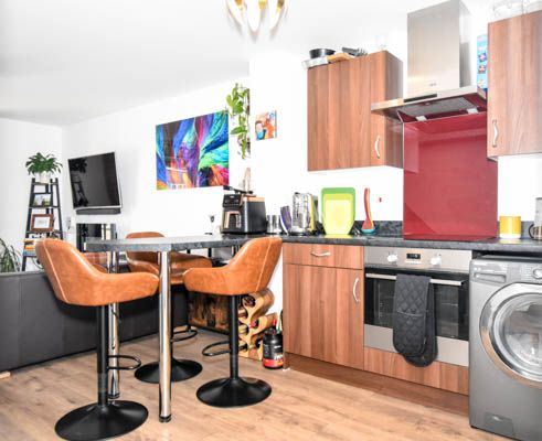 3 bed end of terrace house to rent in Good Lane, Salisbury  - Property Image 4