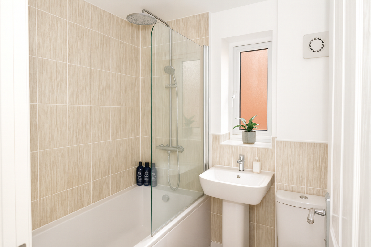 3 bed end of terrace house to rent in Good Lane, Salisbury  - Property Image 5