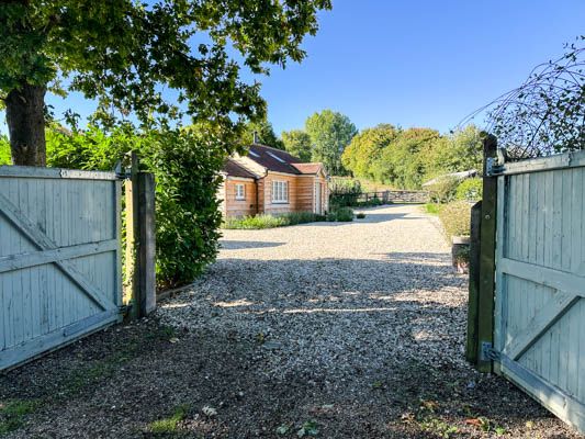 1 bed bungalow to rent in The Street, Chilmark  - Property Image 1
