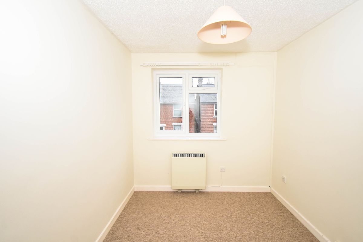 3 bed terraced house to rent in Ashley Road 13