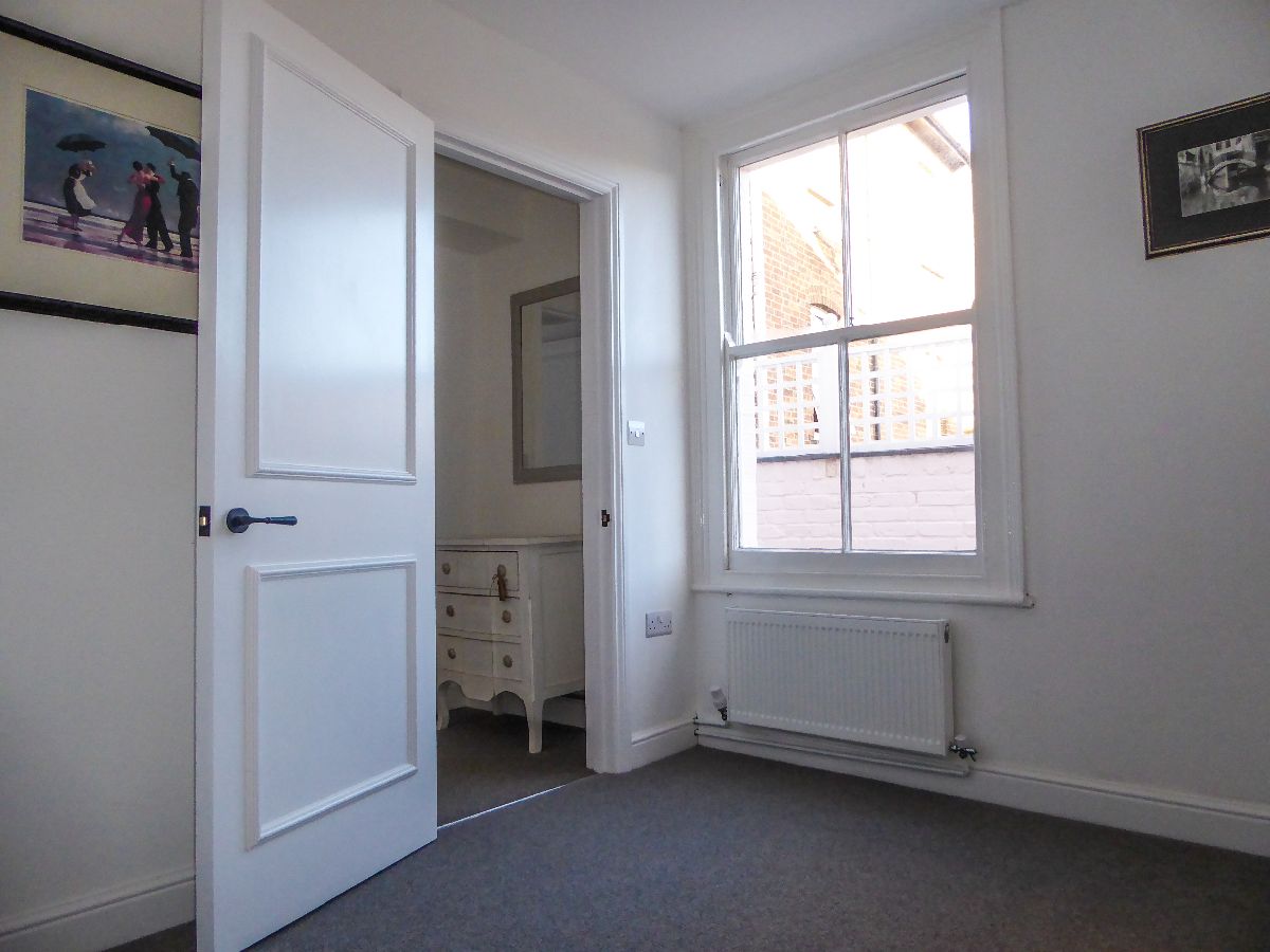 1 bed character property to rent in Mill Road, Salisbury 6