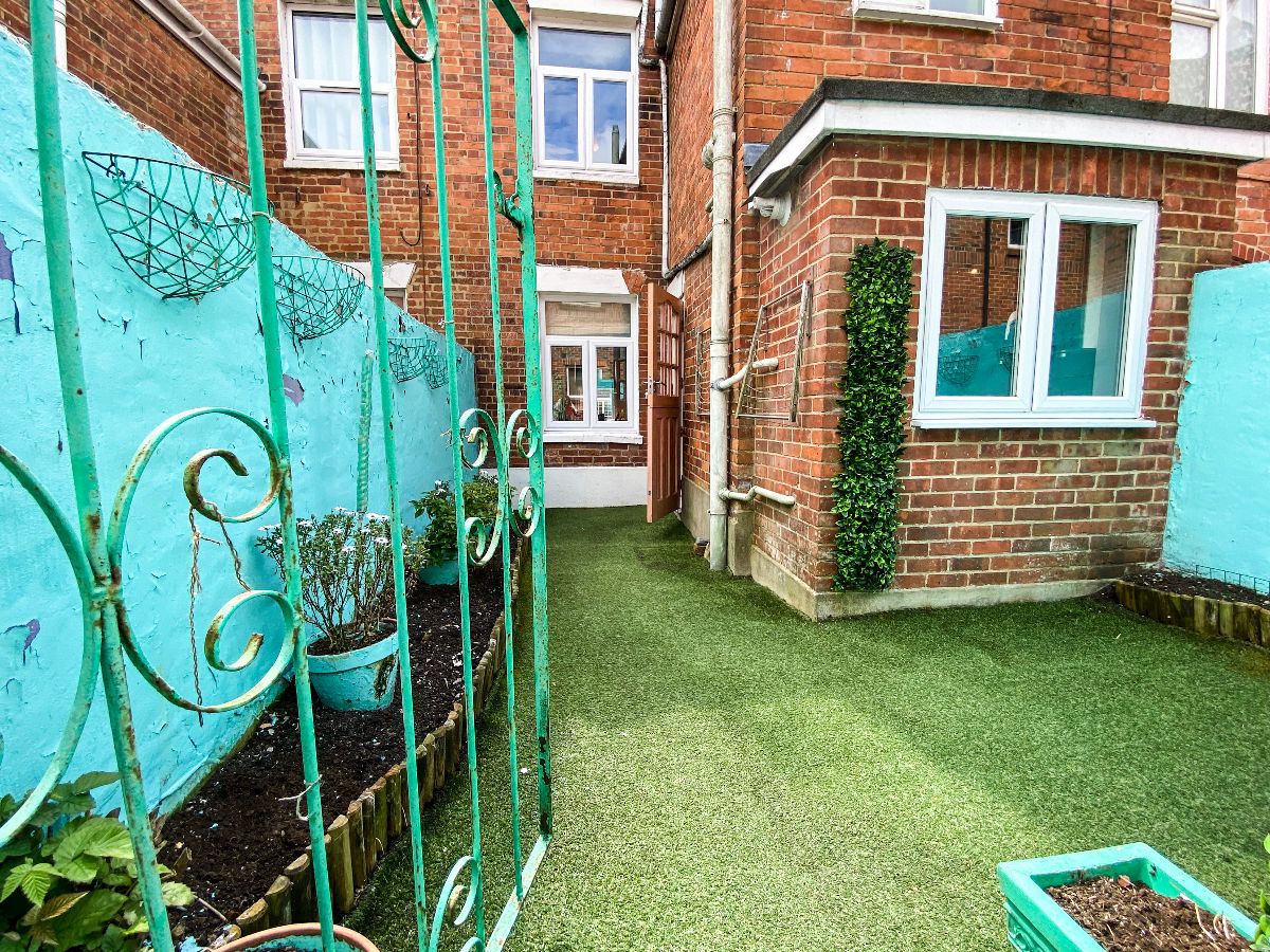 4 bed terraced house to rent in Trinity Street, Salisbury 11