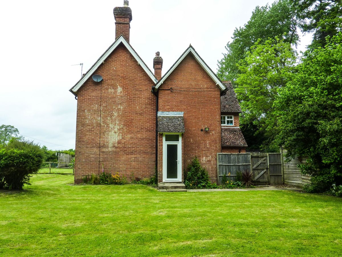 3 bed semi-detached house to rent in Home Dairy Cottages, Salisbury  - Property Image 11