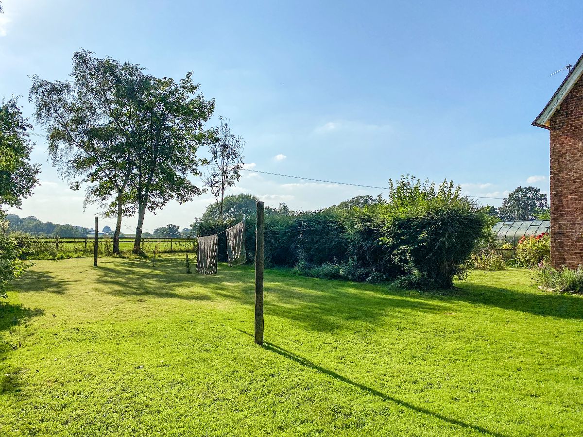 3 bed semi-detached house to rent in Home Dairy Cottages, Salisbury 8