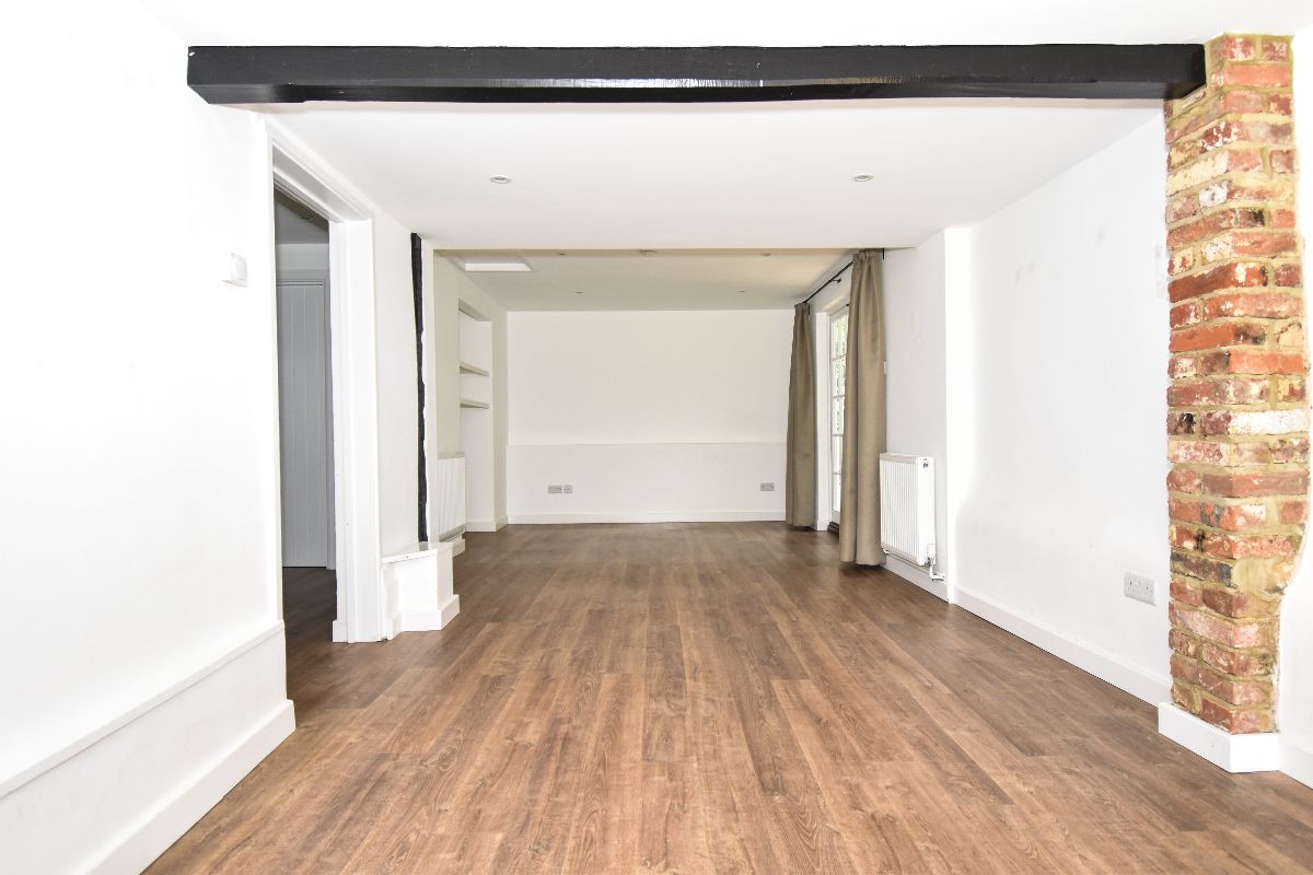 2 bed cottage to rent in Clarendon Park, Salisbury 2