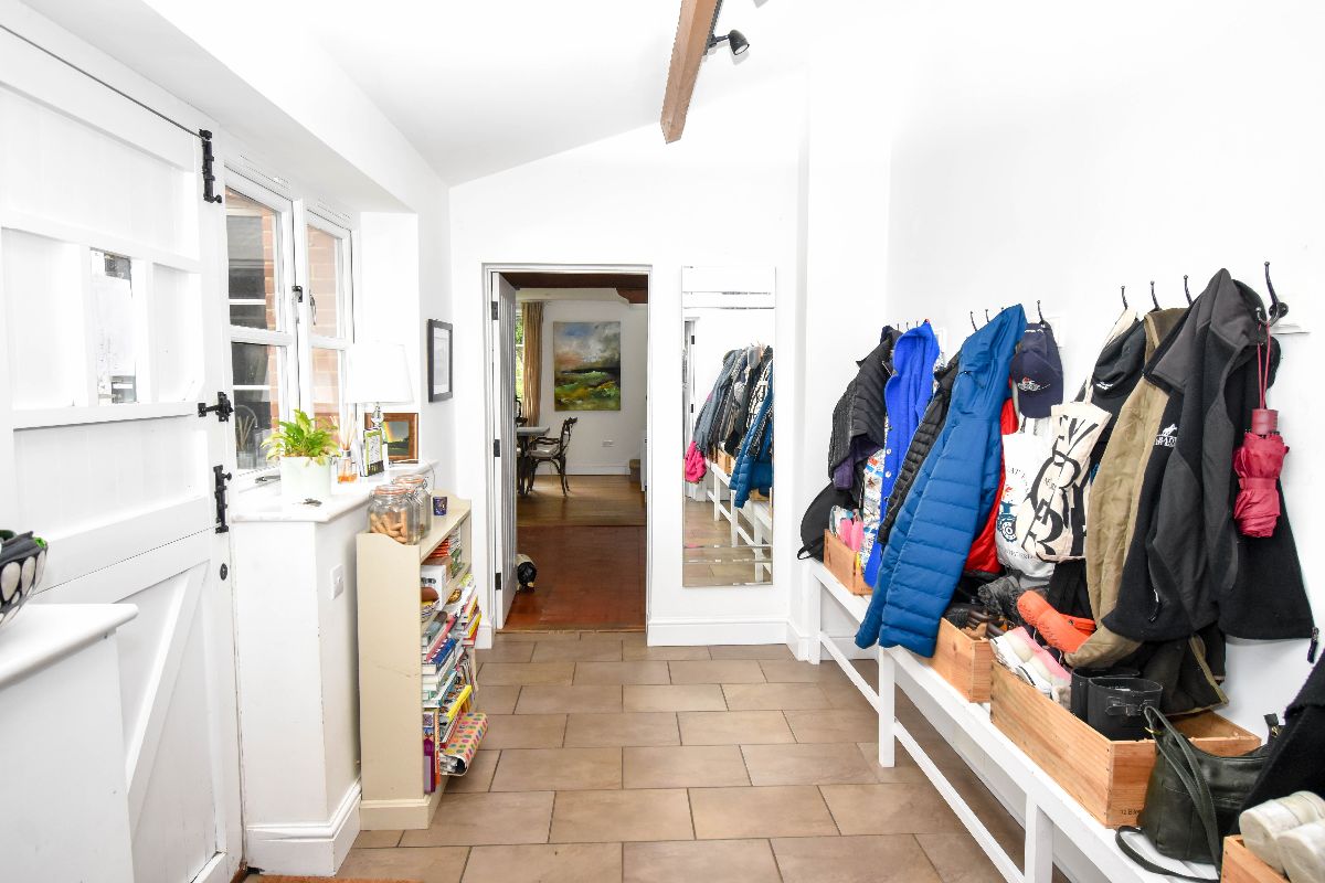 4 bed character property to rent in Clarendon Park, Salisbury 7