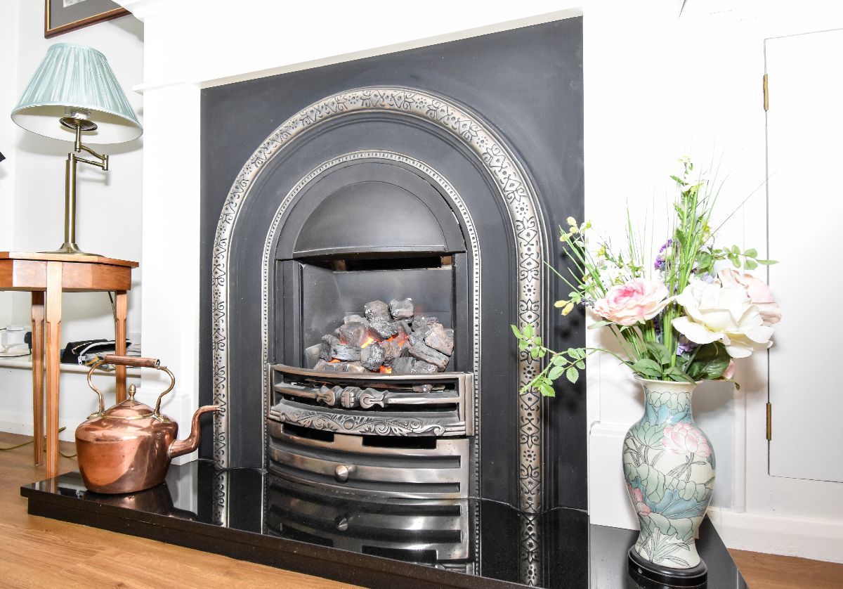 2 bed terraced house for sale in North Street, Wilton 7